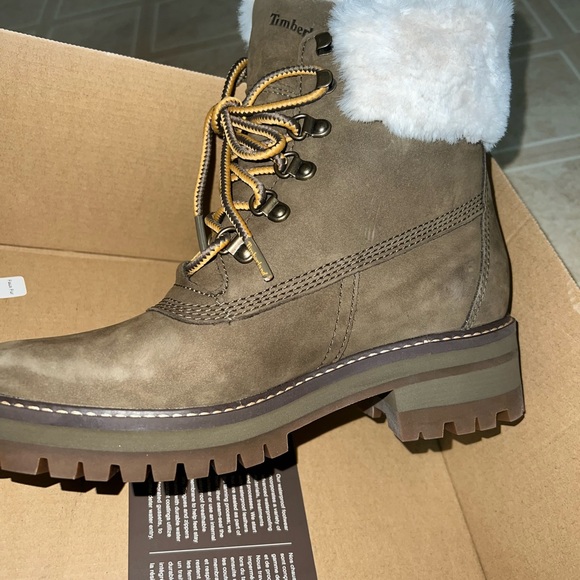 Timberland Boots - Picture 2 of 8